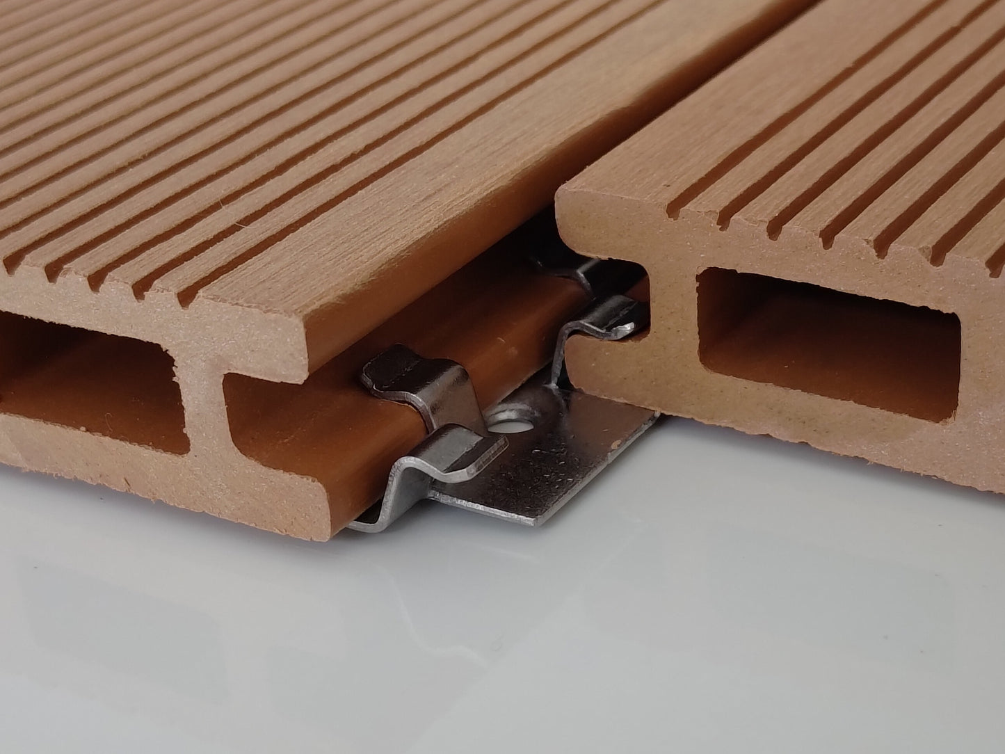 HomeBoard/ Primera24 köztes fém klipsz