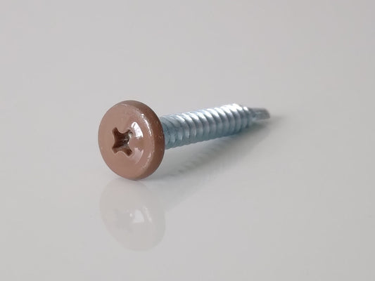 Színezett opel csavar